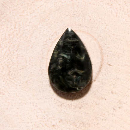 Cabochon en obsidienne manto huichol